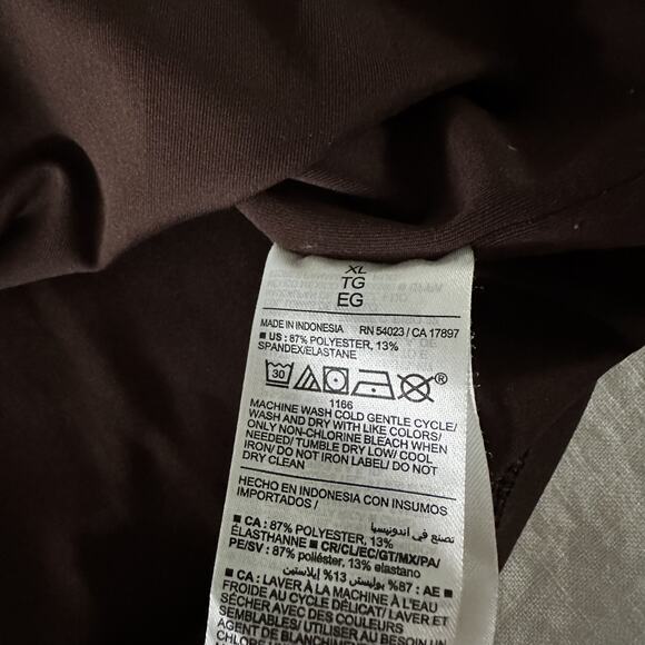 Old Navy Double Layer Sculpting Crop Long Sleeve - Picture 4 of 6